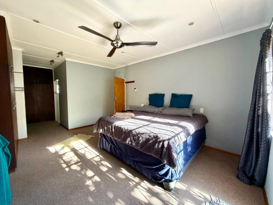 7 Bedroom Property for Sale in Oudtshoorn South Western Cape